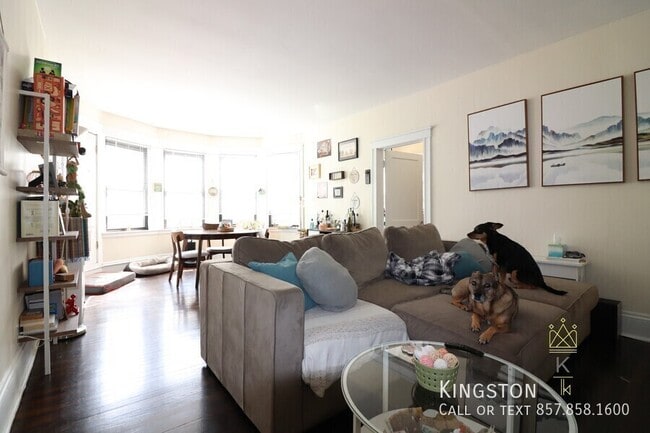 Building Photo - 126 Babcock St Unit 27R