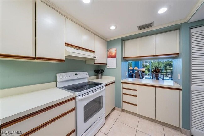 Building Photo - 3 Bluebill Ave Unit 207