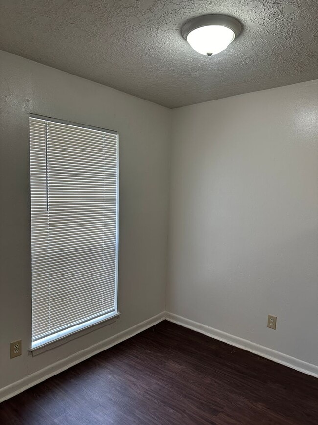 Photo - College Station - 2 bedroom - 1 bath - fenced in yard - WD connections