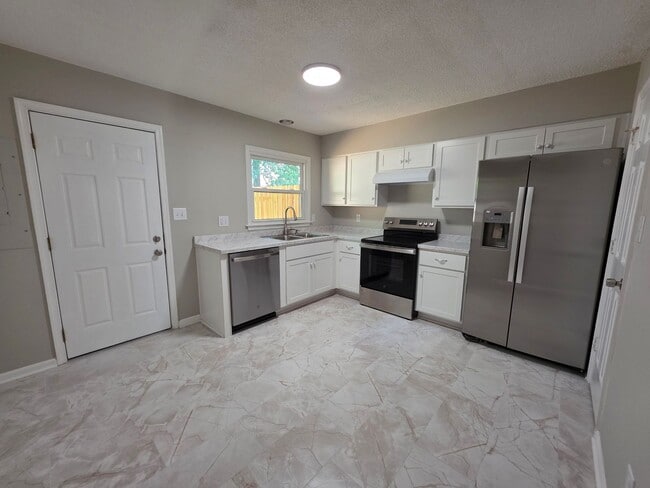 Photo - Move in Ready Townhouse l!
