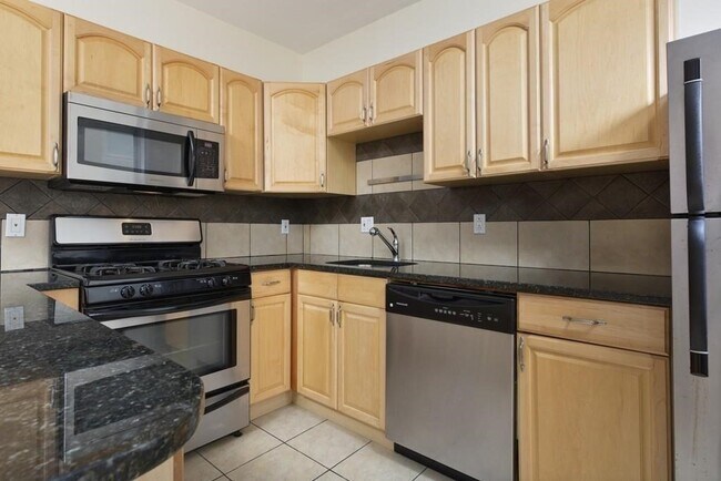 Photo - 11 Bartlett Pl Unit 2