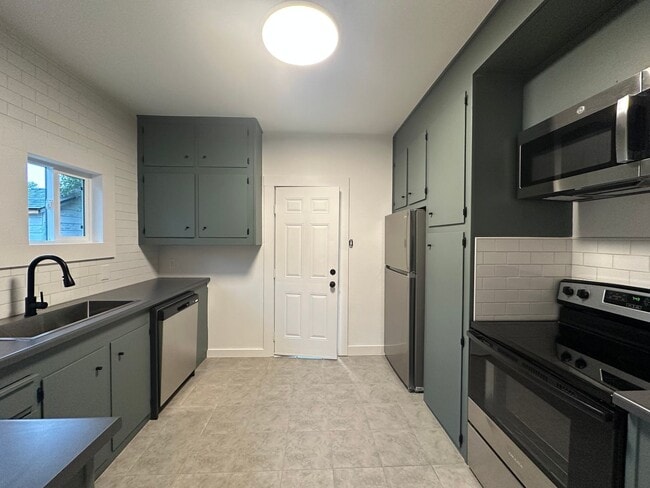 Photo - 1456 Magnolia Ave Unidad A