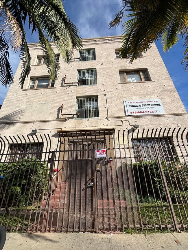 Building Photo - Must See! Unit 210