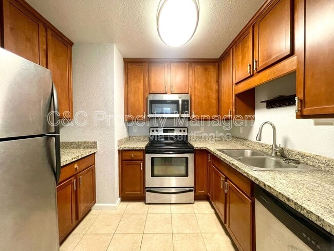 Building Photo - 1350 N Escondido Blvd Rental