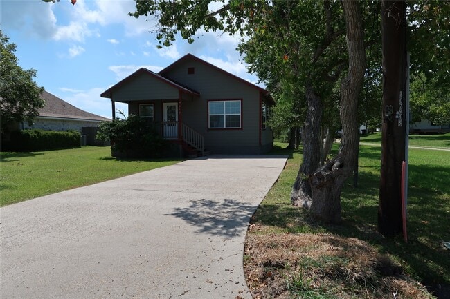 Photo - 2717 Avenue D