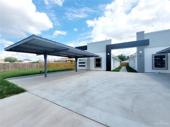 Photo - 2201 S Pamplona St Unidad 4