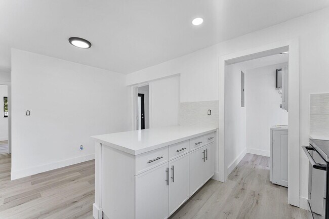 Photo - 714 NW 1st Way