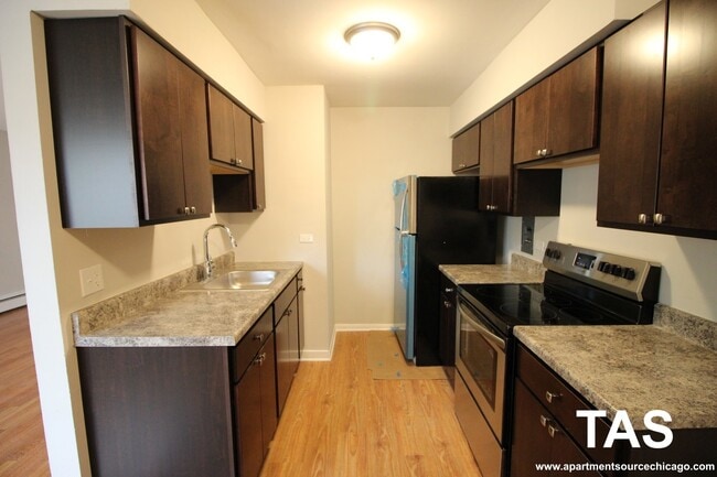 Photo - 1642 W Morse Ave Unit 3S