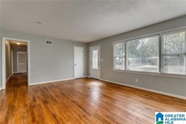 Building Photo - 410 32nd E Pl Rental