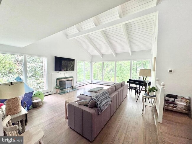Photo - 1430 Carrington Ln
