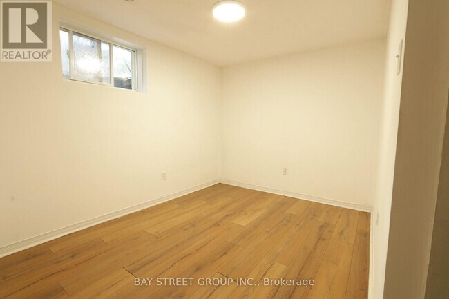 Photo - 280 Boisdale Ave