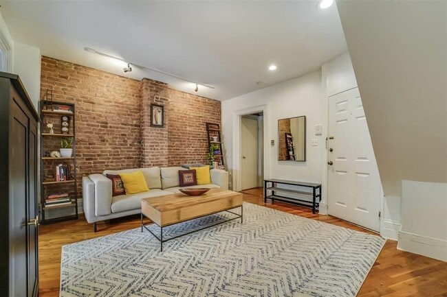 Photo - 138 Garden St