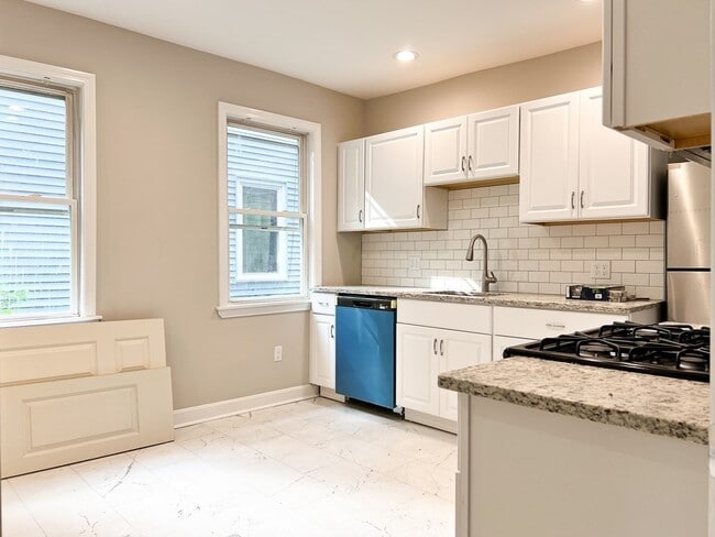 Photo - 570 Washington St Unit 1