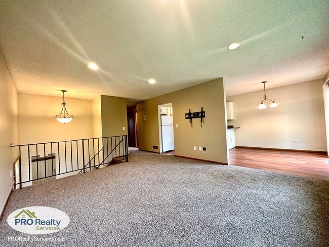 Photo - 3 Bedroom Home in Maple Grove