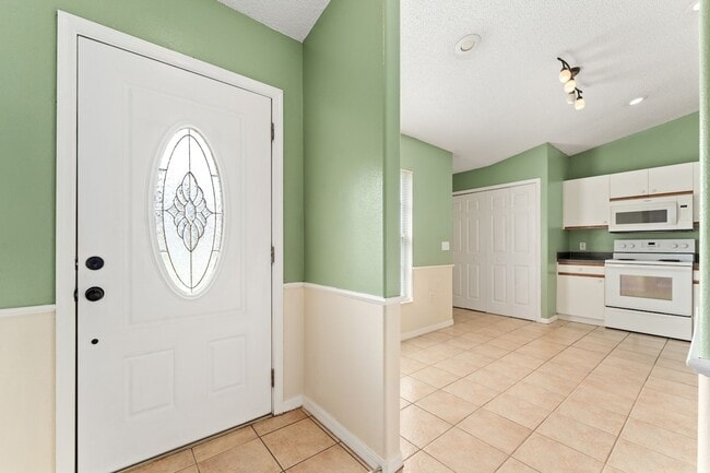 Photo - Cute 3/2 Home with Bonus room and Fenced B...