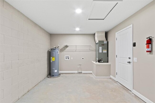 Photo - 921 E Clifford Ave