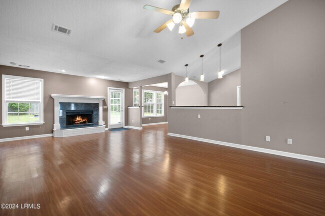 Photo - 44 Purrysburg Dr