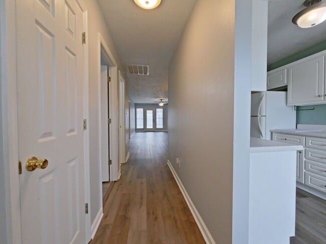 Photo - Updated 2 bed-2 bath townhome available NOW