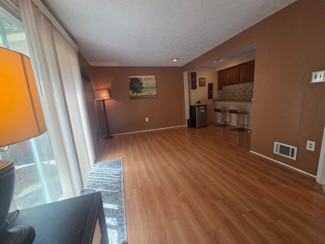 Photo - 1598 Pin Oak Dr