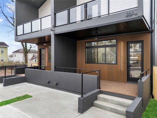 Photo - 582 Hope St SW