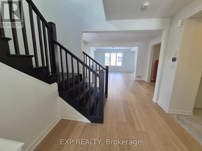 Photo - 805 Pearly Everlasting Crois.