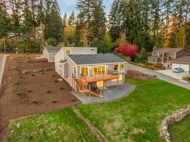 Breathtaking 4 Bedroom House With Views! - Breathtaking 4 Bedroom House With Views!