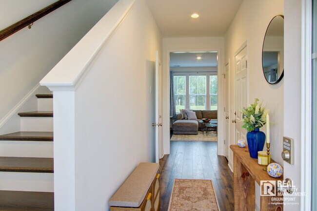 Photo - 357 Chapman Cir