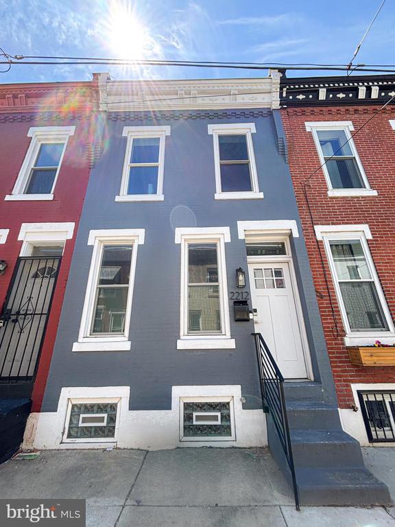 Photo - 2212 Greenwich St