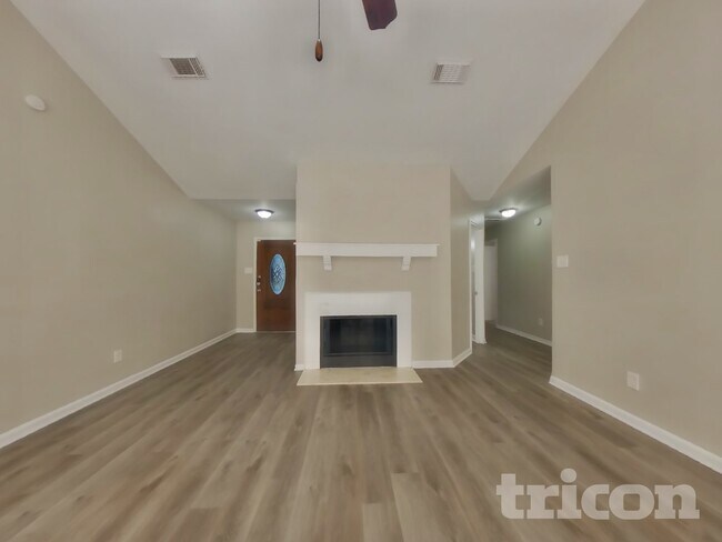 Photo - 18711 Highland Trail