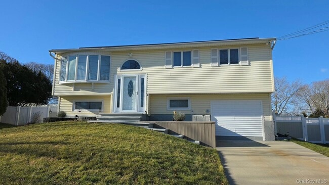 Building Photo - 4 Willow St