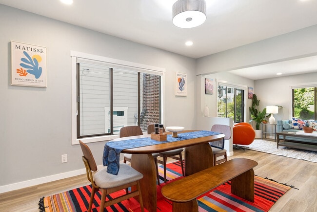 Photo - 4042 1st Ave NE Unidad SI ID1341973P