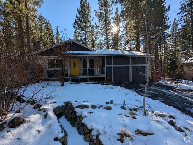 Building Photo - Three bedroom ski lease Rental