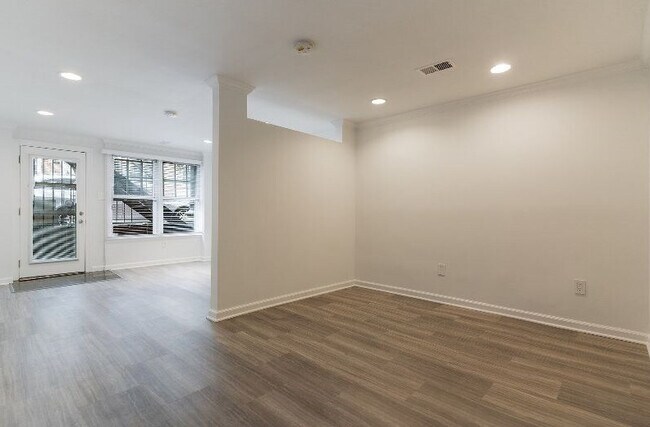 Photo - 1616 Corcoran St NW