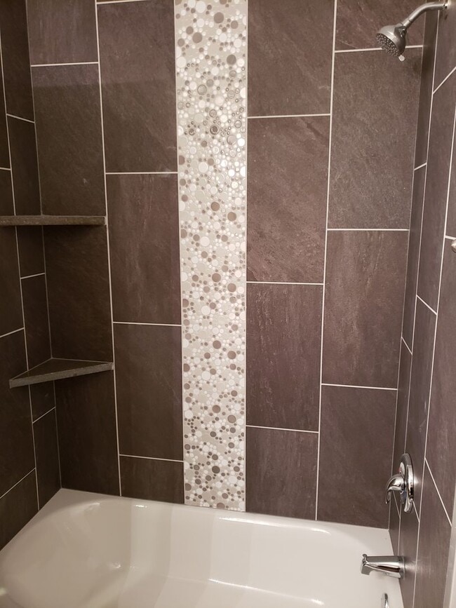 Photo - 3 Bed 2 Bath Spacious home!