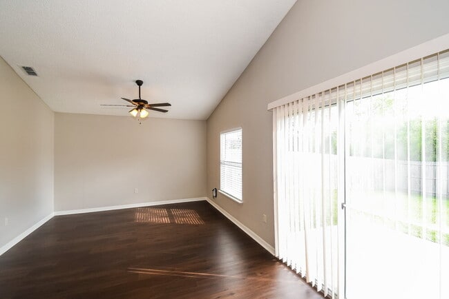 Photo - 1527 Irishwood Ct