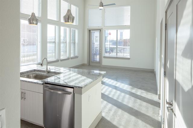 Building Photo - 601 N Oak St Unit 333 Rental
