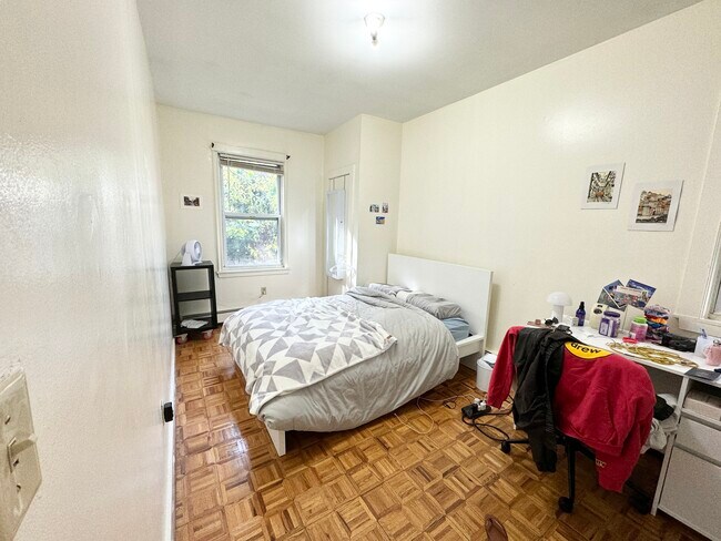 Photo - 1576 Tremont St