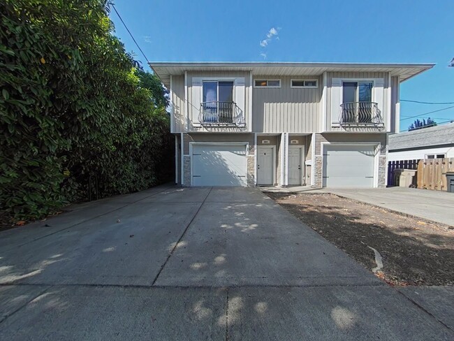 Duplex ~ Close to Campus - Duplex ~ Close to Campus Apartment Unit 557 NW Polk