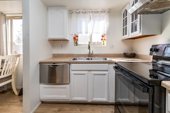 Photo - 340 Walbrach Way