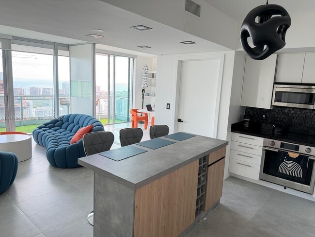 Photo - 92 SW 3rd St Unit 4804