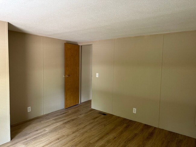 Photo - Well Maintained 2/2 home with fence enclosed