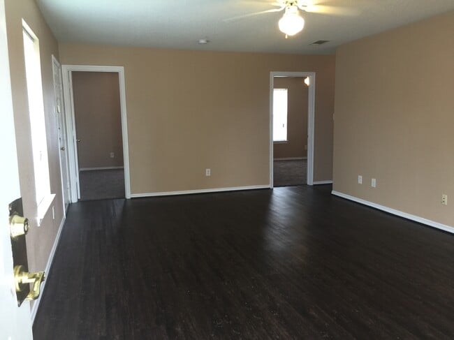 Photo - 3015 Flask Dr