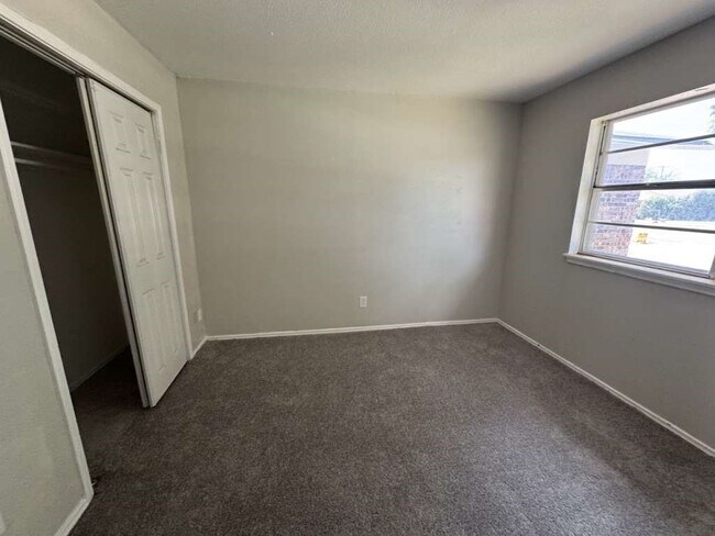 Photo - 5431 45th St