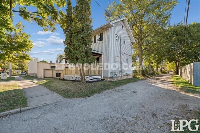 Photo - 4013 Caroline Ave