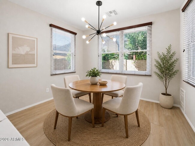 Photo - 2250 E Wayland Dr