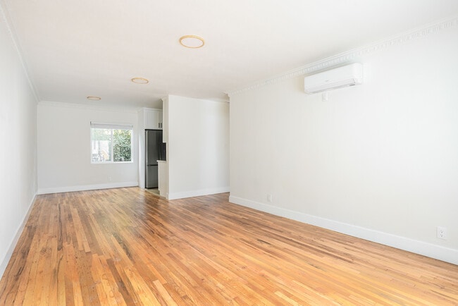 Photo - 1211 Detroit N St