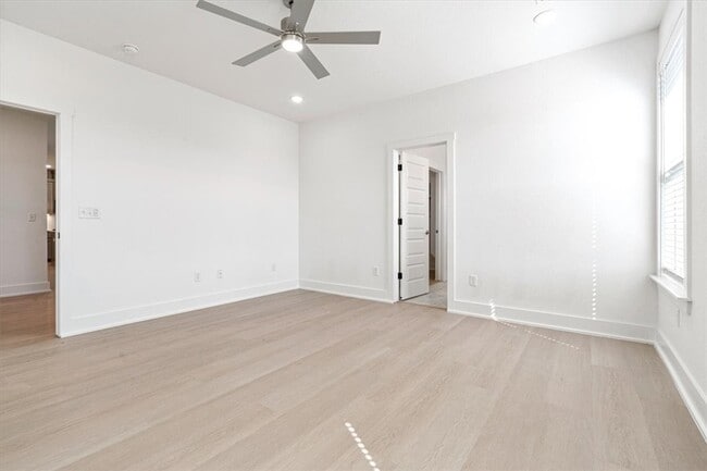 Photo - 7004 SW Orange Ave