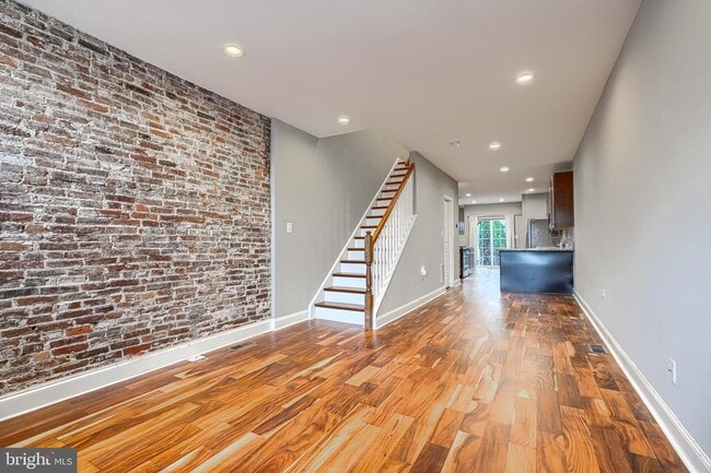Photo - 1620 E Clement St