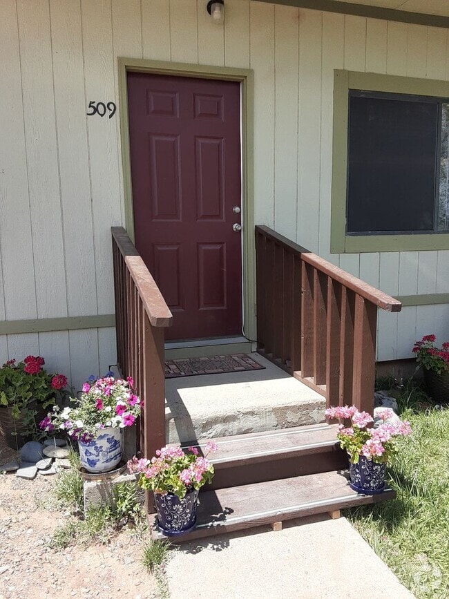 Building Photo - 3 Bedroom 2 Bath in Cortez Rental