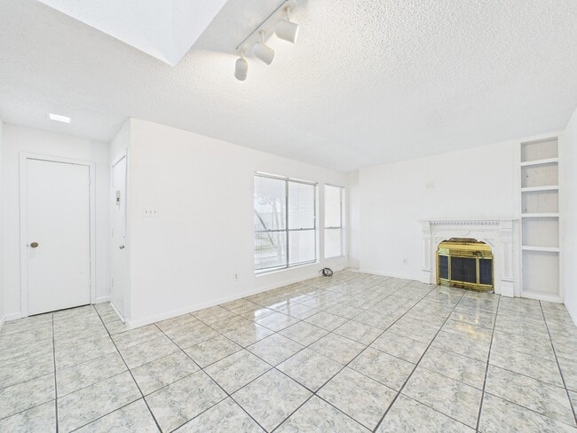 Photo - 781 Country Pl Dr